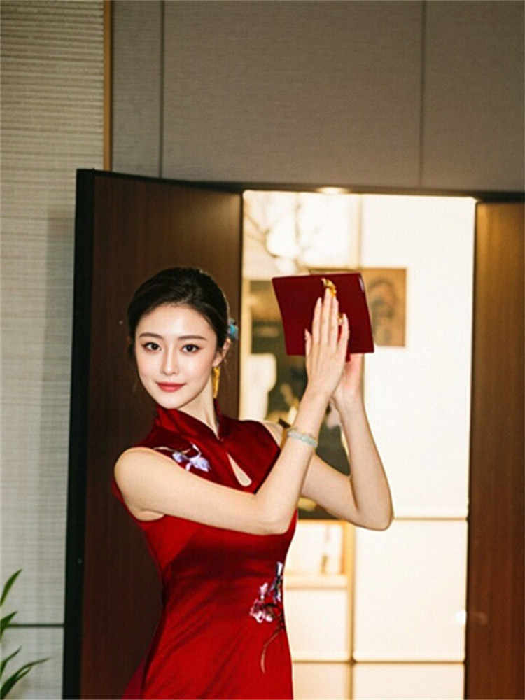 Bride Wedding Toast Dress Red Cheongsam Engagement Dress